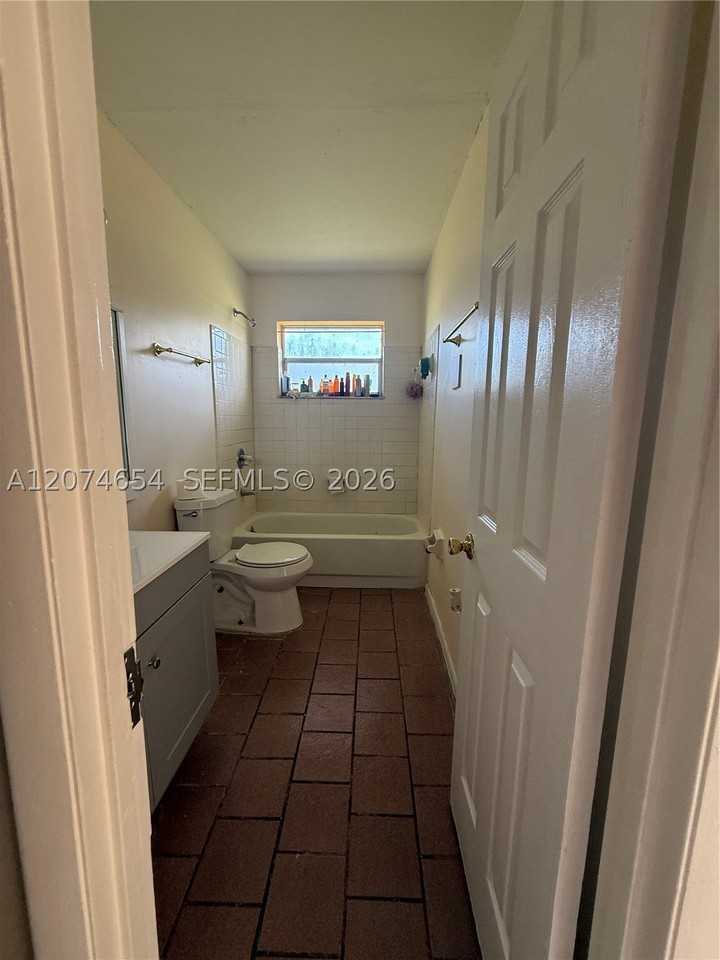 2679 Niagara Ave - Photo 5 of 7