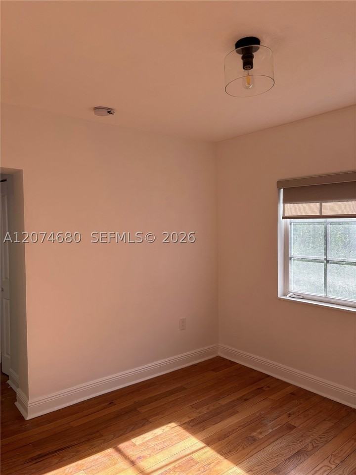 447 Blue Rd - Photo 3 of 7