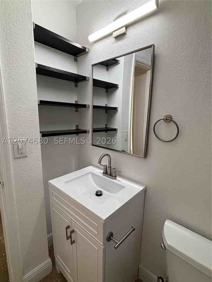 447 Blue Rd - Photo 6 of 7
