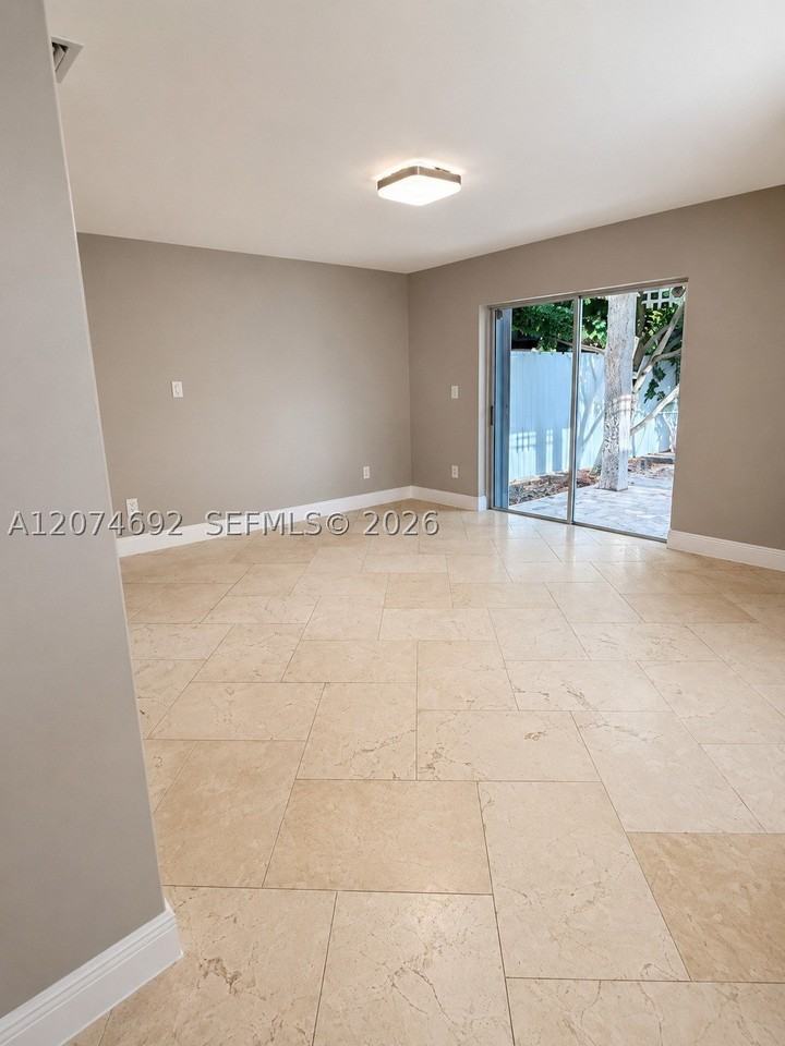 15642 Sw 59th St #0 - Photo 4 of 21