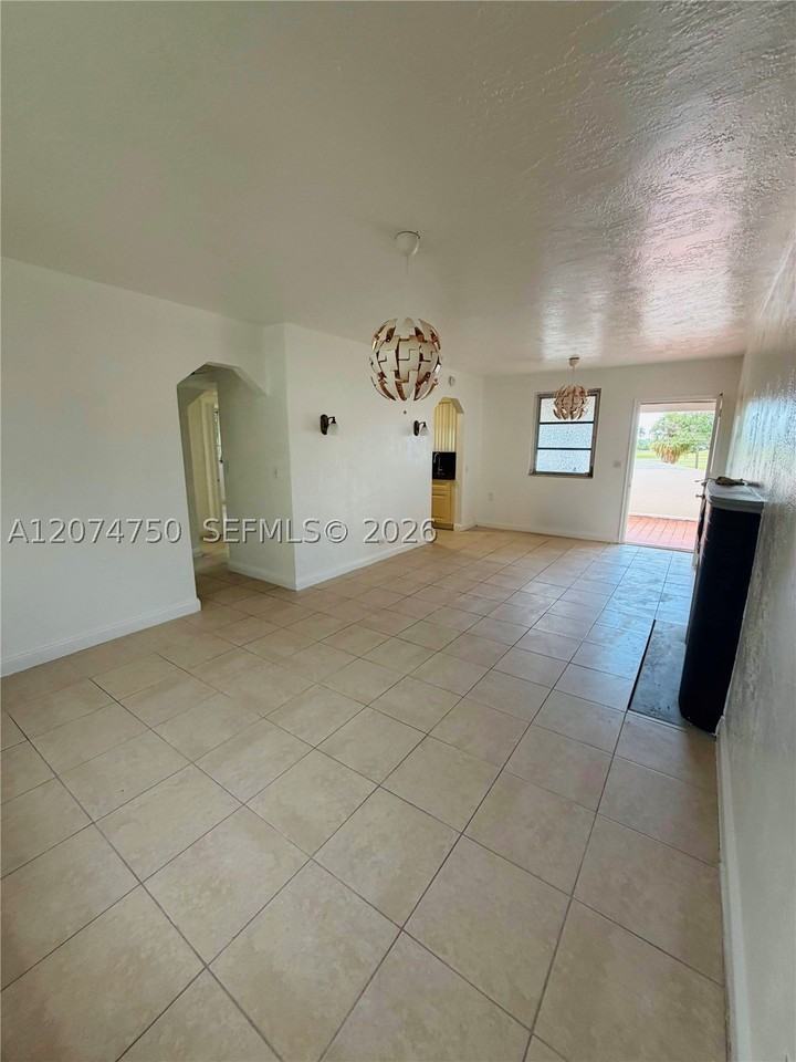 756 N 17th Ave #15 - Photo 4 of 12