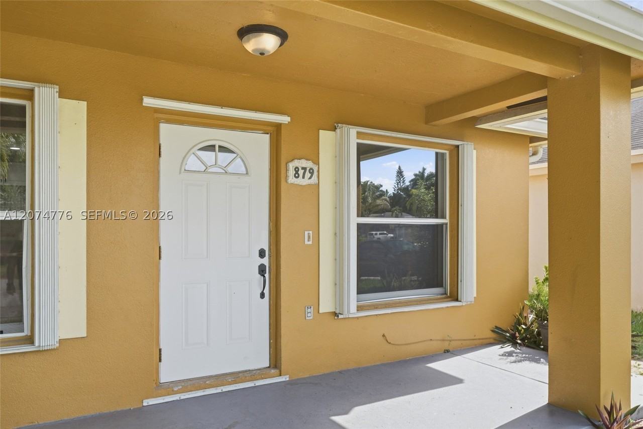 879 Sw 10th St #0 - Photo 3 of 30