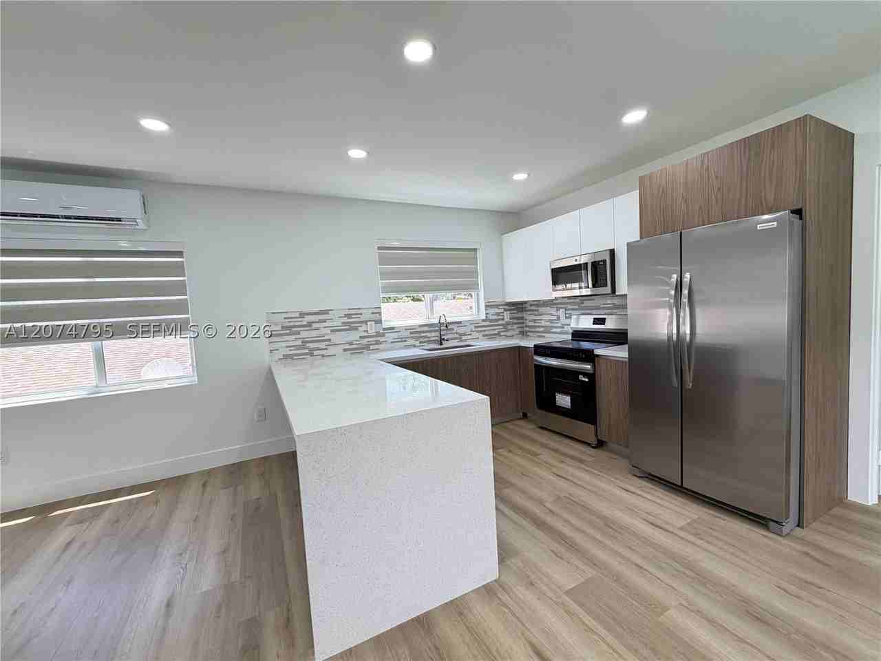 311 Sw 27th Ave #317 - Photo 4 of 39