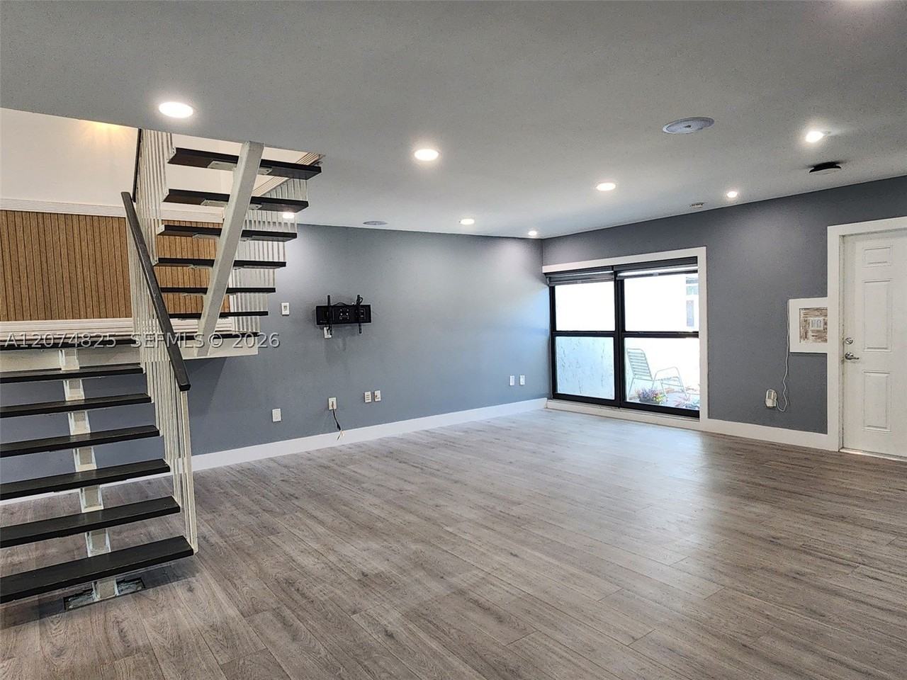 6518 Kendale Lakes Dr #809 - Photo 2 of 31