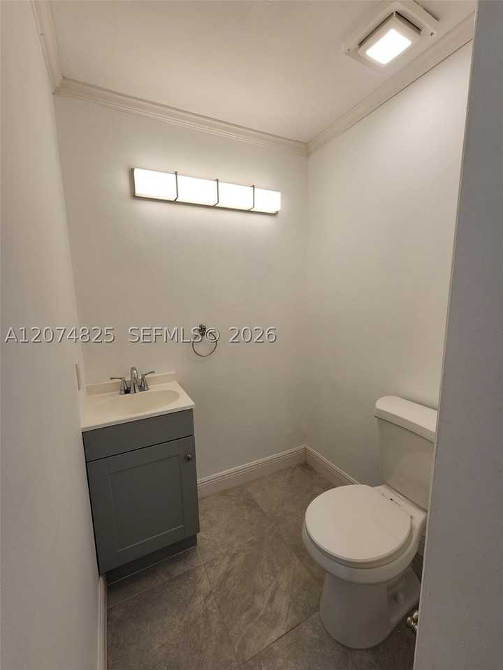 6518 Kendale Lakes Dr #809 - Photo 6 of 31