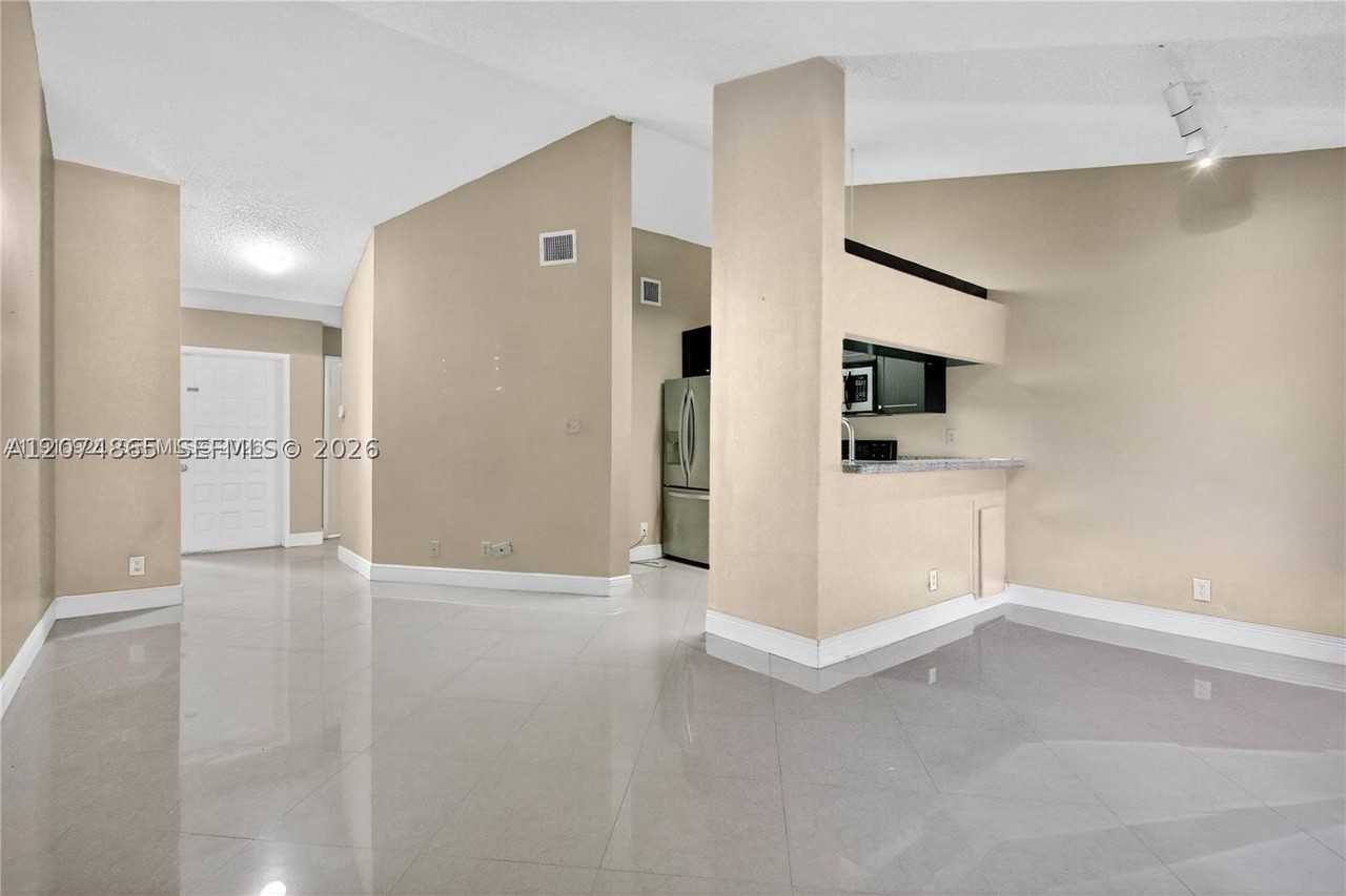 9407 Sw 138th Pl #9407 - Photo 3 of 13