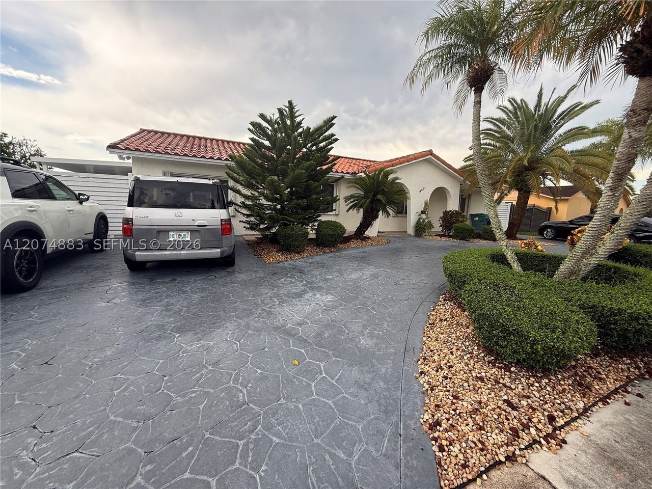14861 Sw 70th St - Photo 2 of 28
