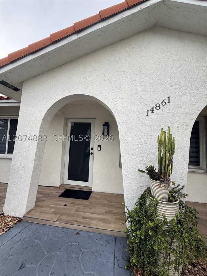 14861 Sw 70th St - Photo 3 of 28