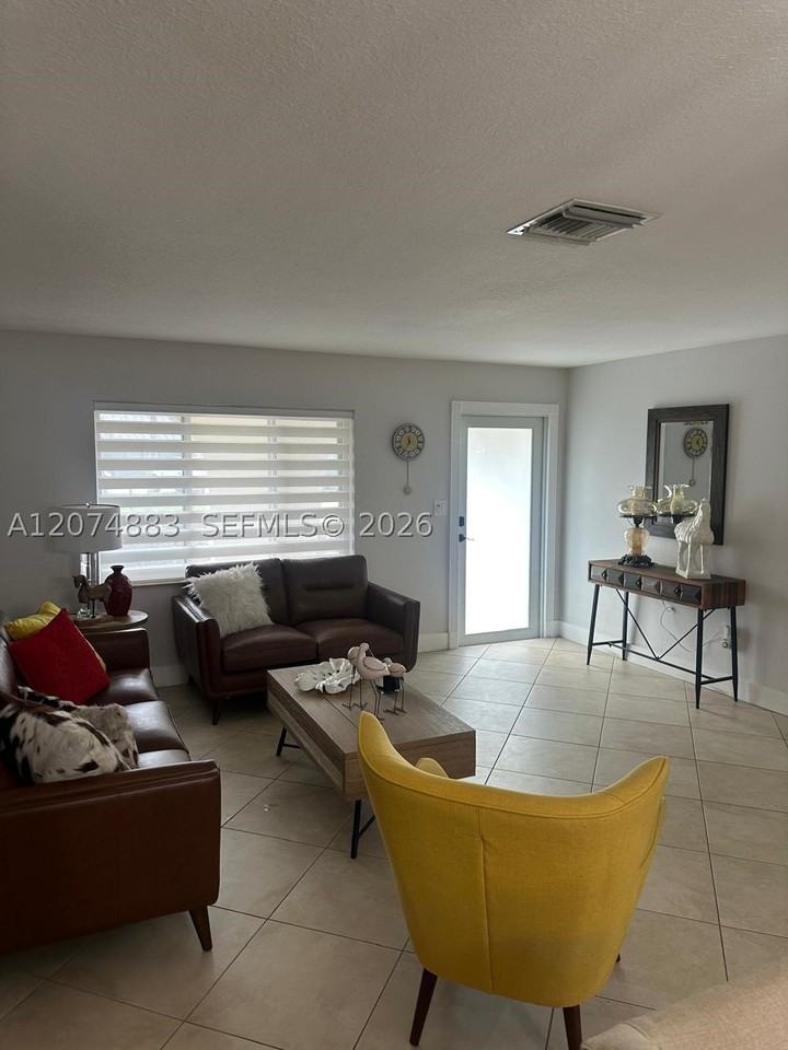 14861 Sw 70th St - Photo 4 of 28