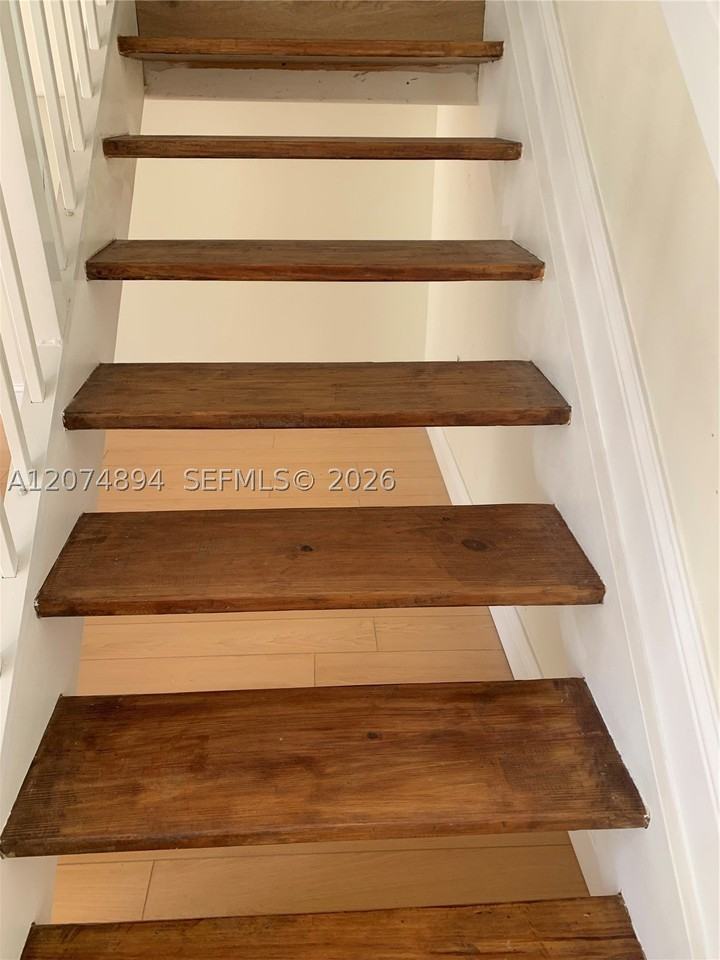 4447 Nw 98th Ave - Photo 6 of 9