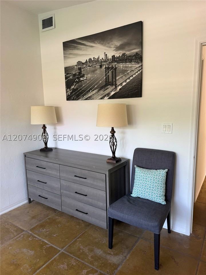 935 Polk St #0 - Photo 5 of 10