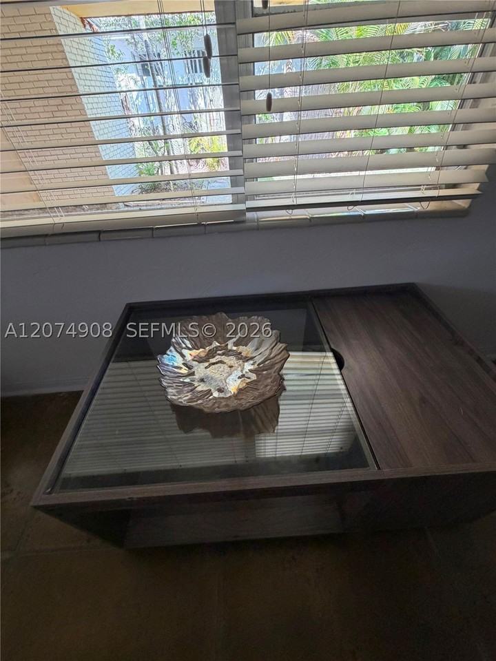 935 Polk St #0 - Photo 7 of 10
