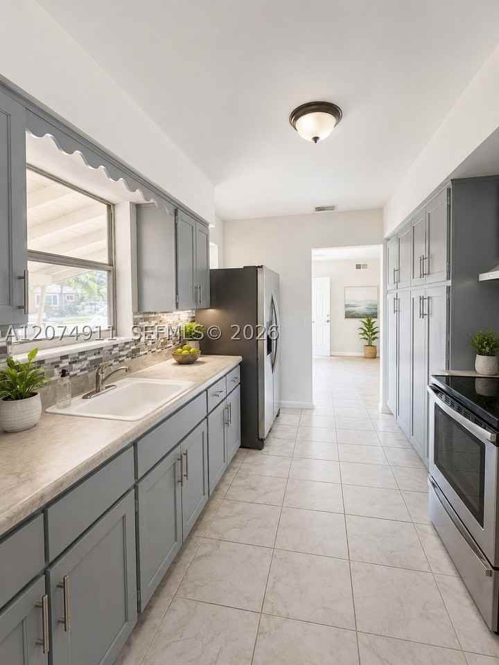 17830 Nw 14th Pl - Photo 3 of 8