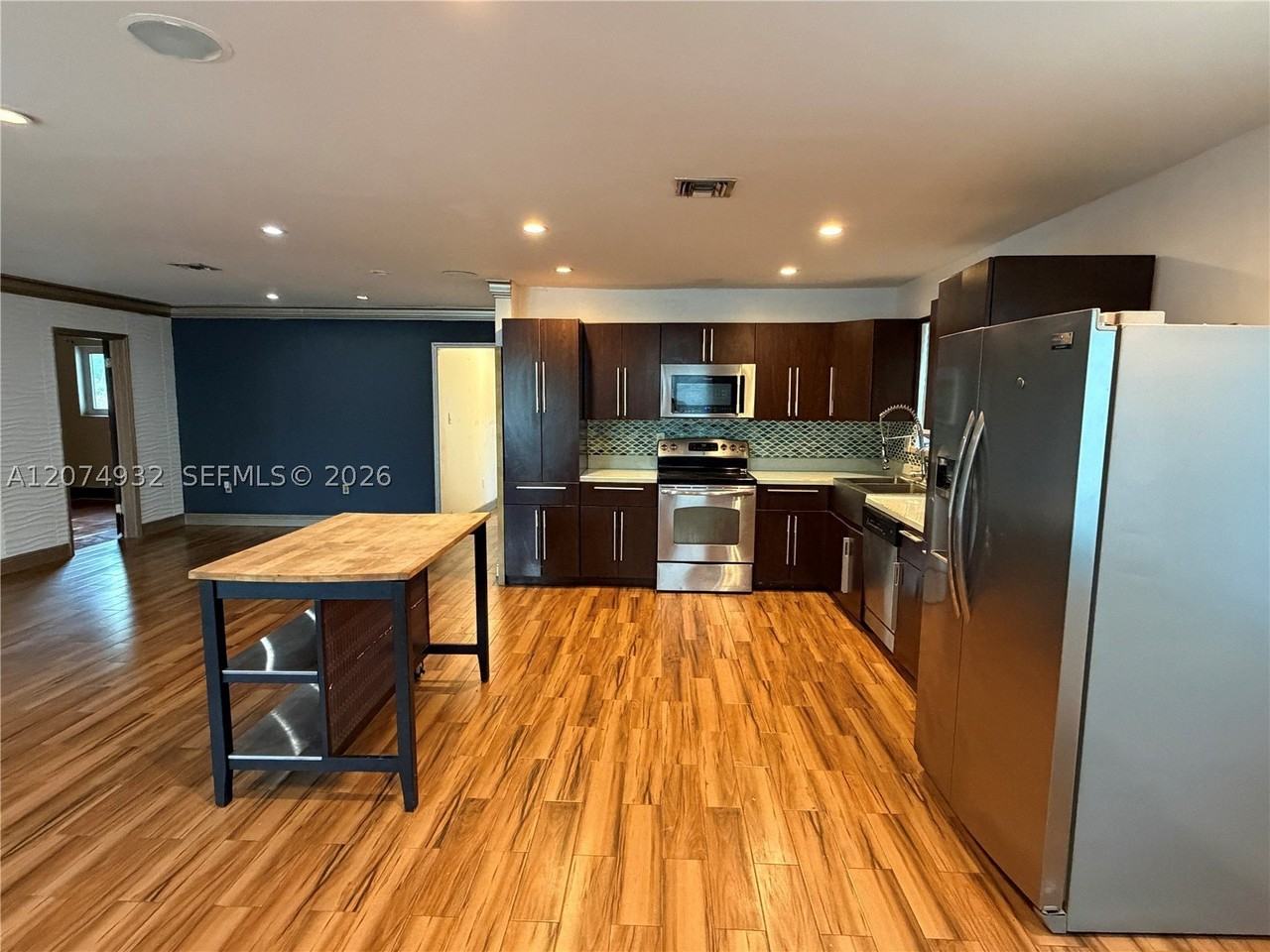 56 Nw 39th St #56 - Photo 4 of 16
