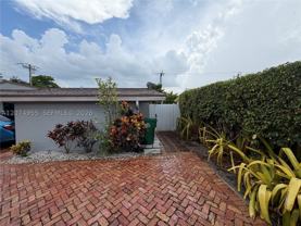 6830 Sw 8th St - Photo 1 of 1