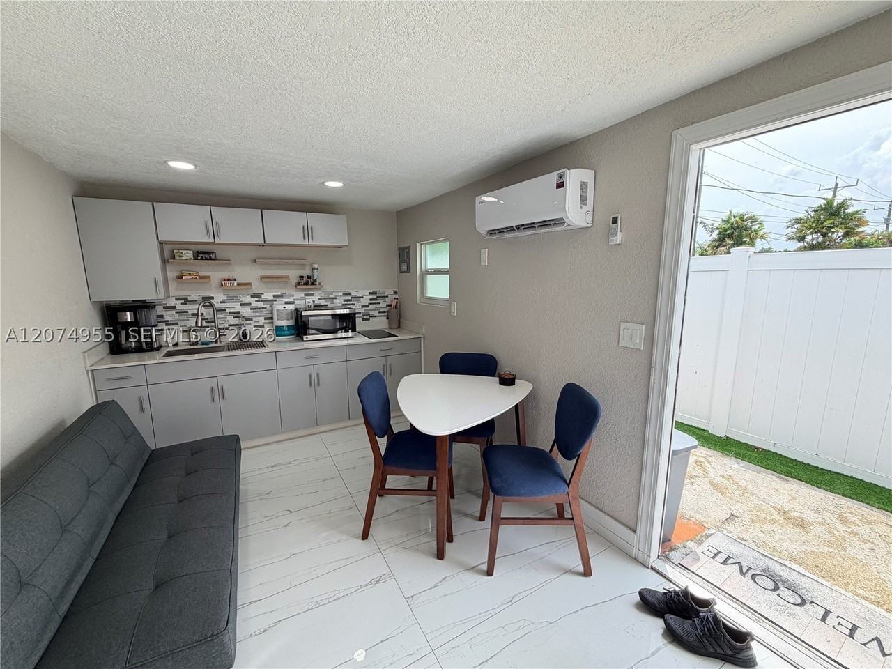 6830 Sw 8th St - Photo 2 of 13