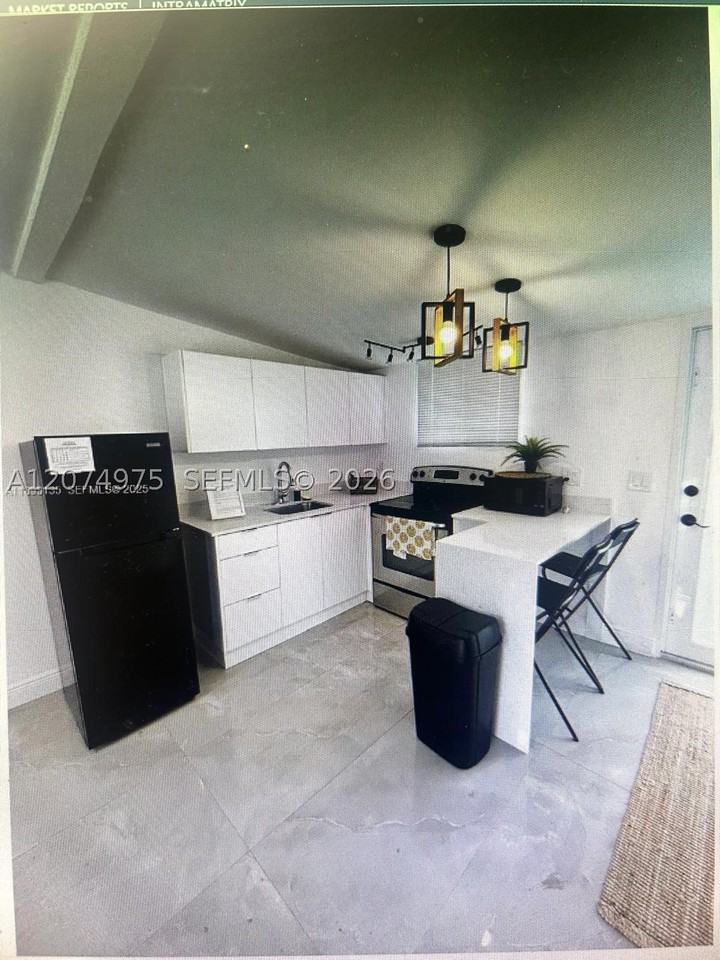 1947 Nw 33rd St #1 - Photo 4 of 11