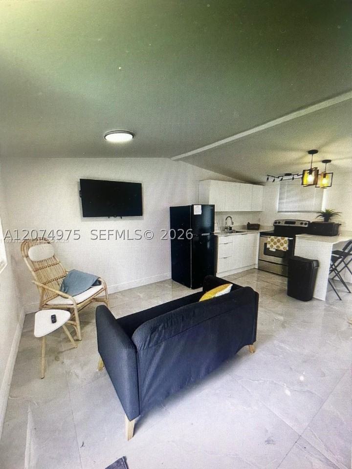 1947 Nw 33rd St #1 - Photo 5 of 11