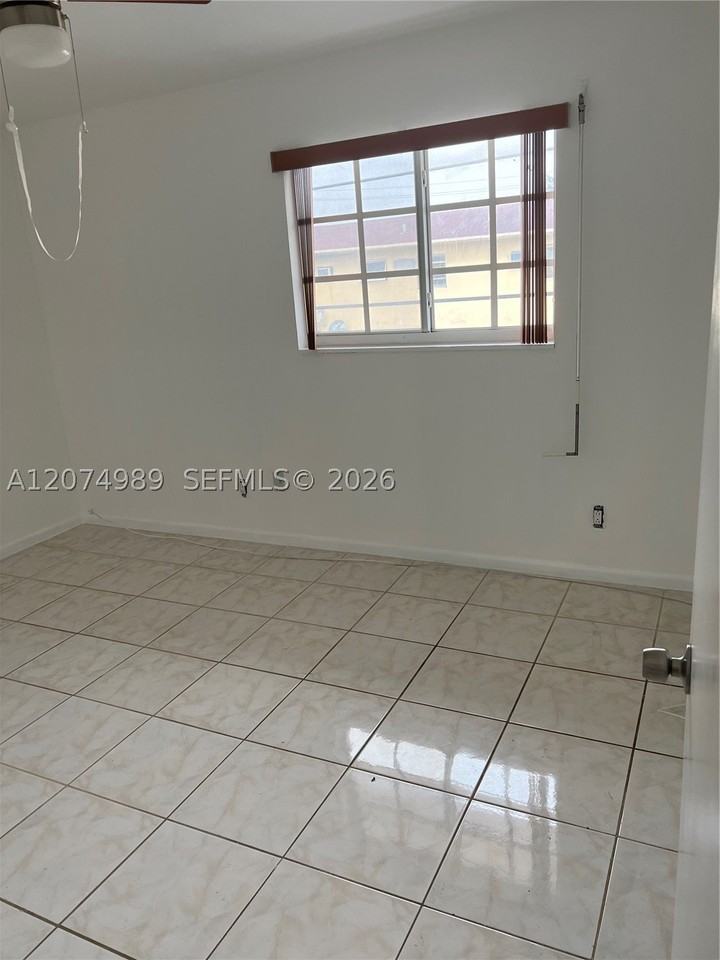 627 W 68th St #627 - Photo 5 of 7
