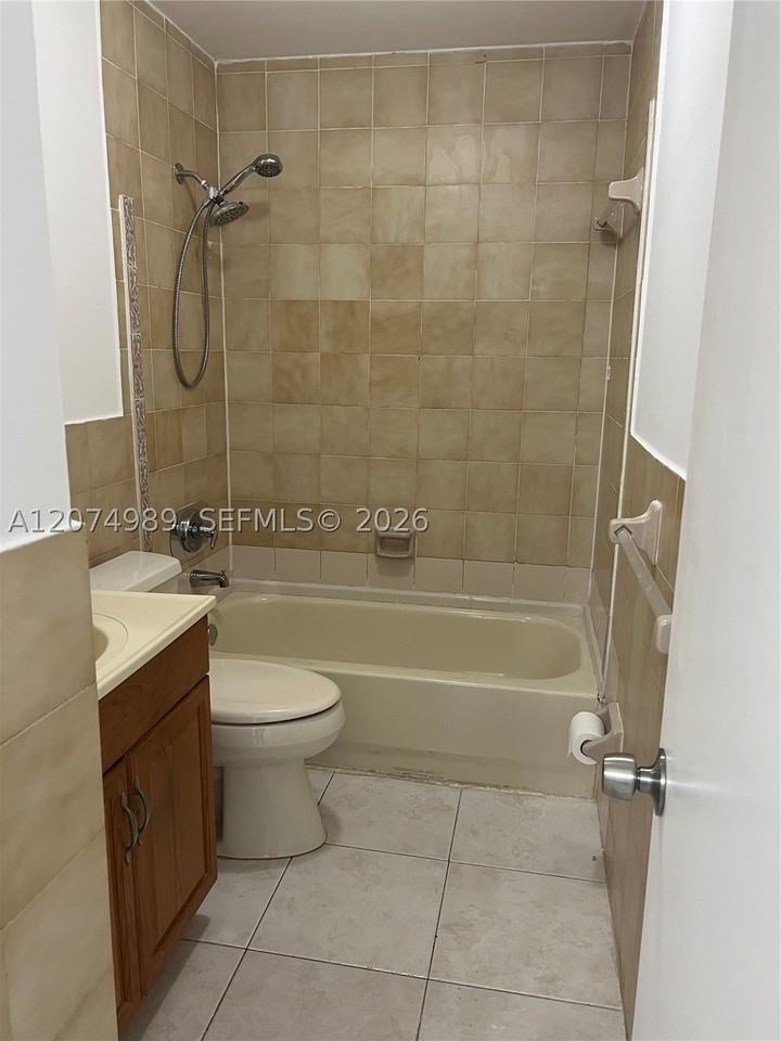 627 W 68th St #627 - Photo 7 of 7