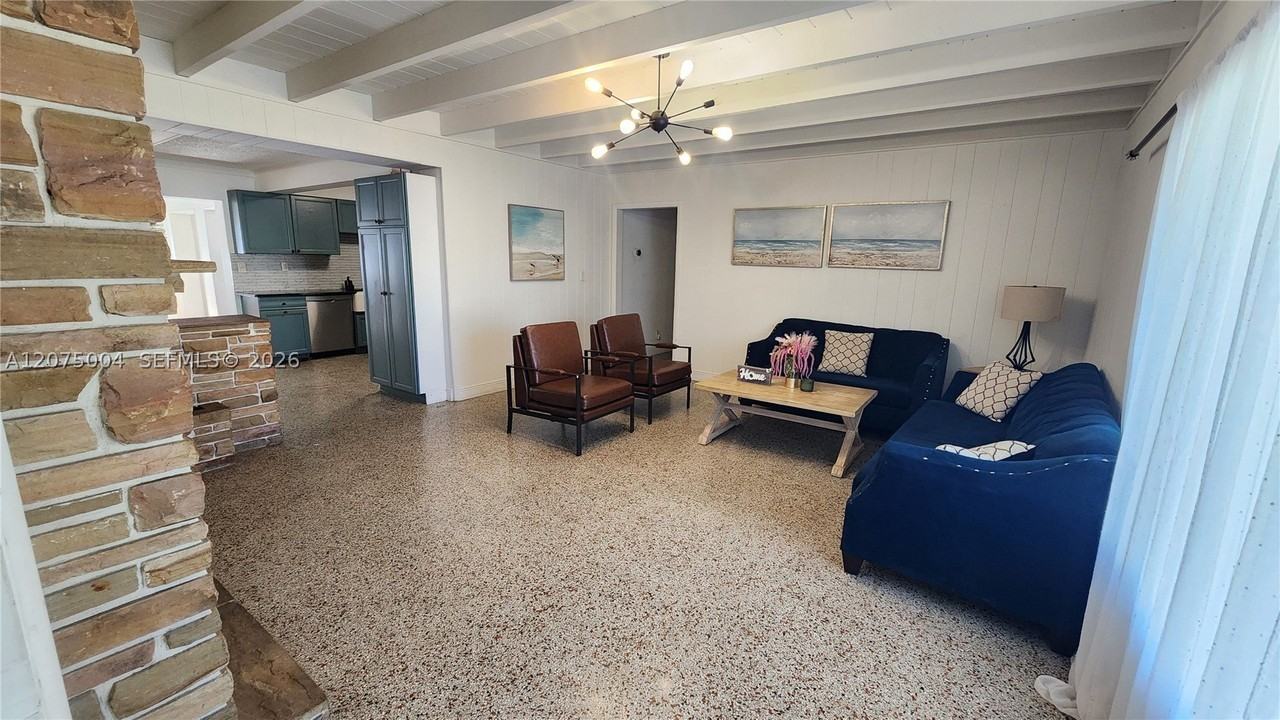 482 Ne 8th Ave #482 - Photo 5 of 20