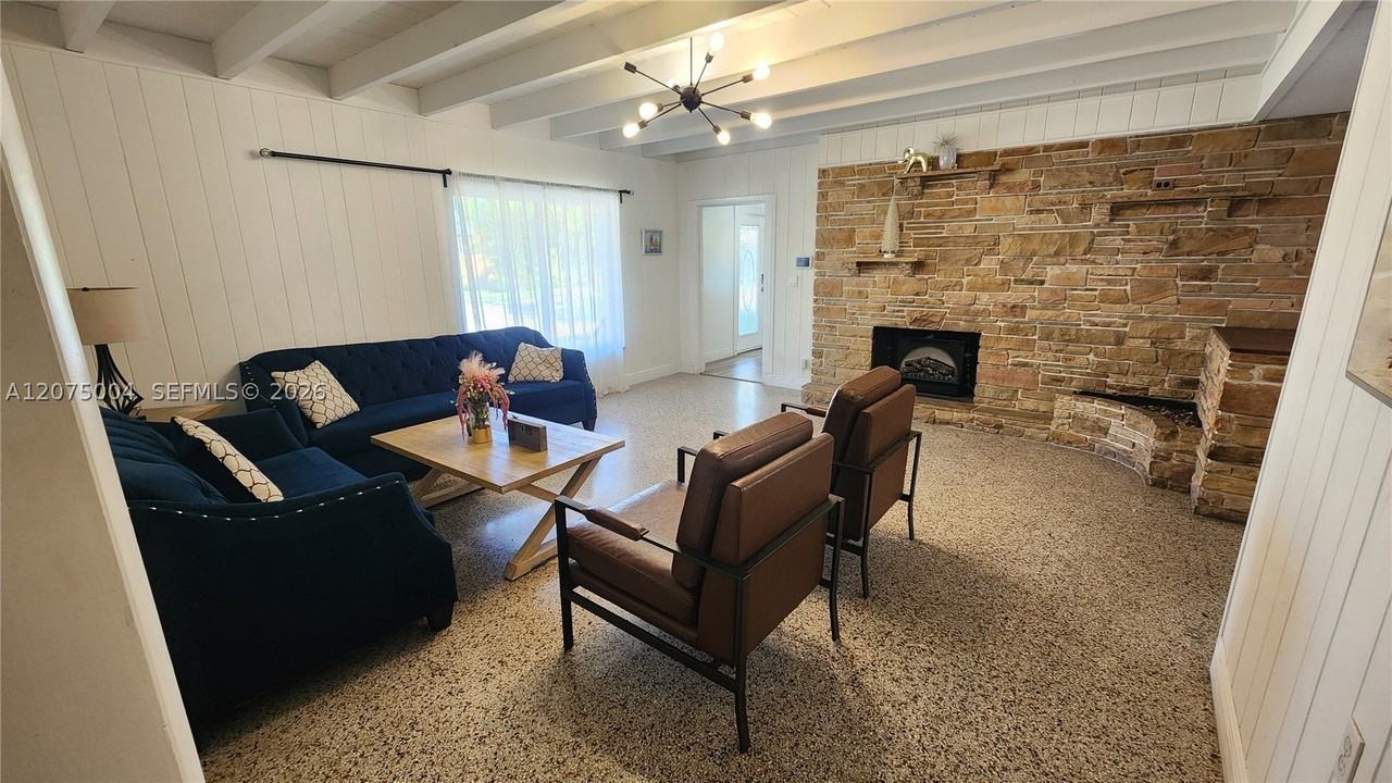482 Ne 8th Ave #482 - Photo 6 of 20