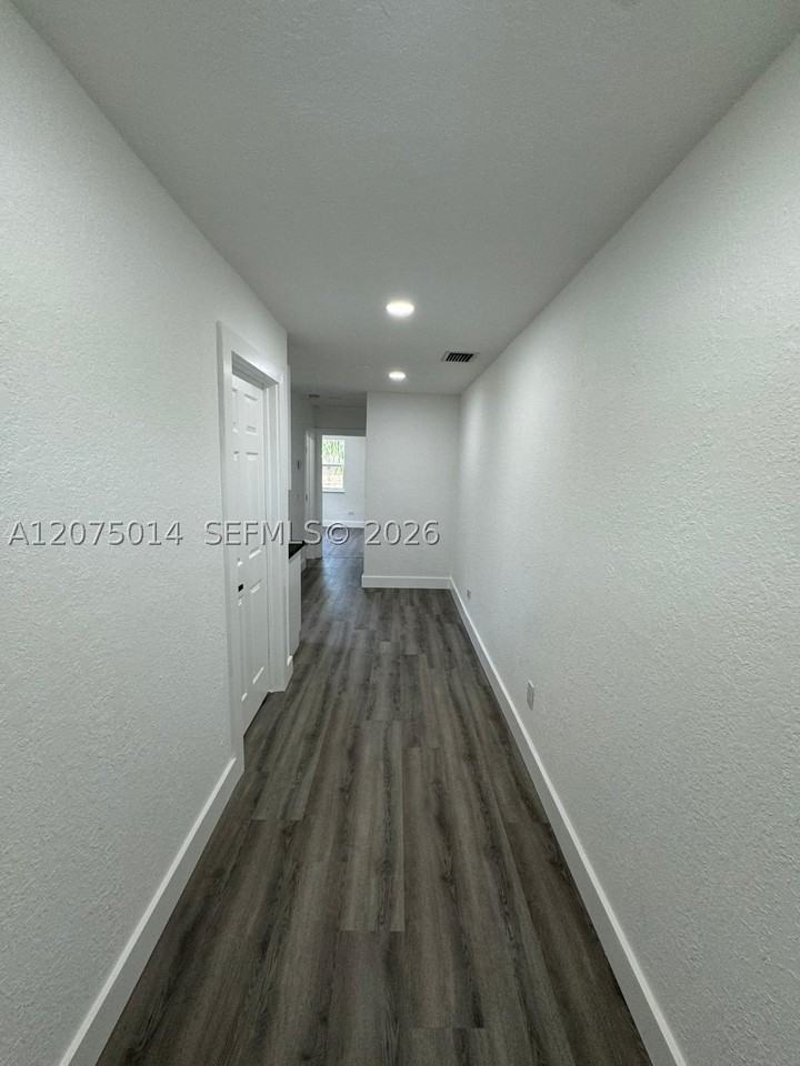 5801 Nw 11th Ave #B - Photo 7 of 21