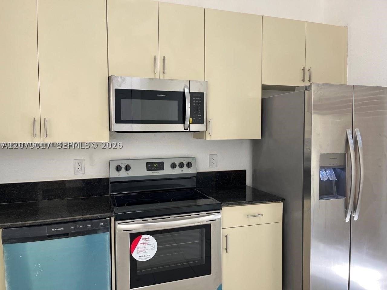 2315 Ne 37th Rd - Photo 5 of 24