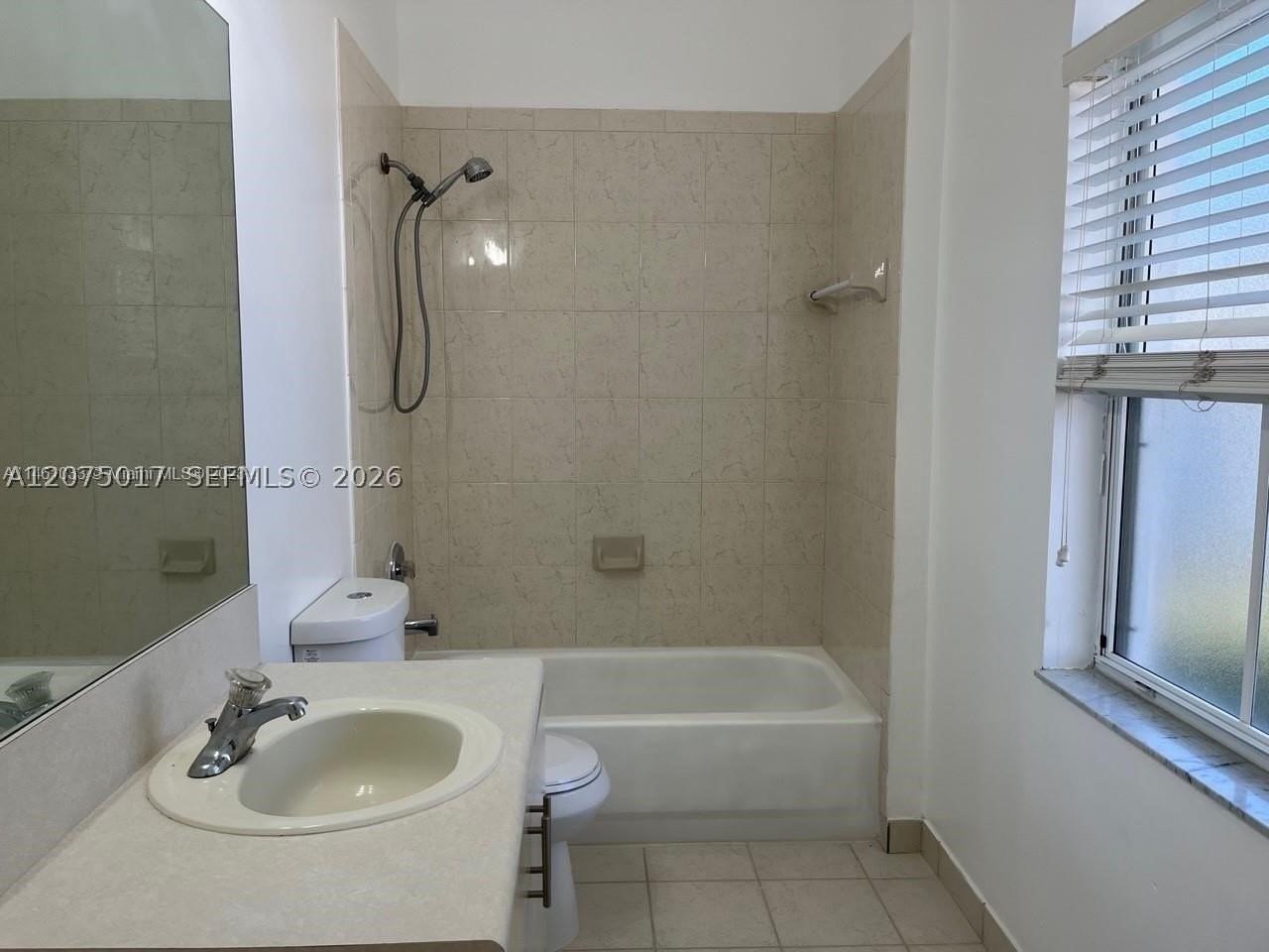 2315 Ne 37th Rd - Photo 7 of 24