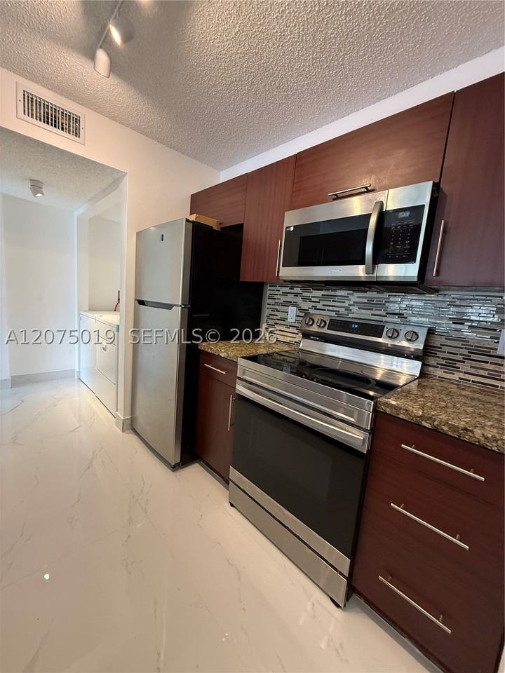15781 Sw 106th Ter #104 - Photo 5 of 29