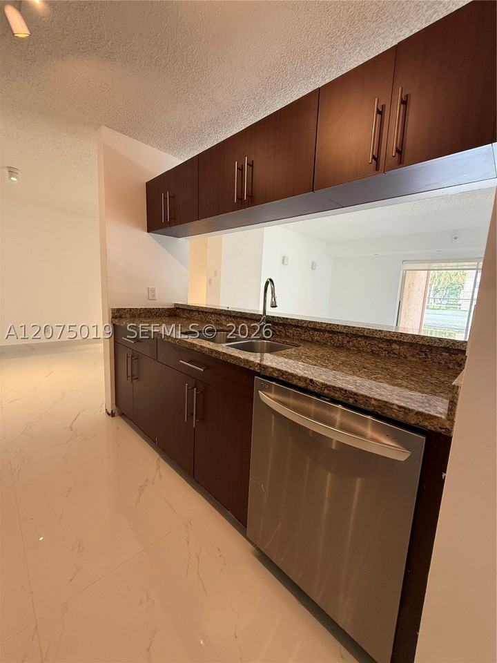 15781 Sw 106th Ter #104 - Photo 6 of 29