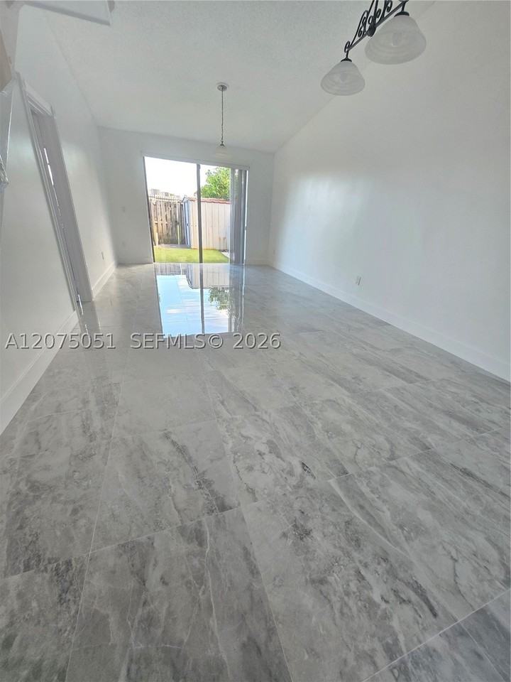 6746 Nw 188th Ter - Photo 2 of 21