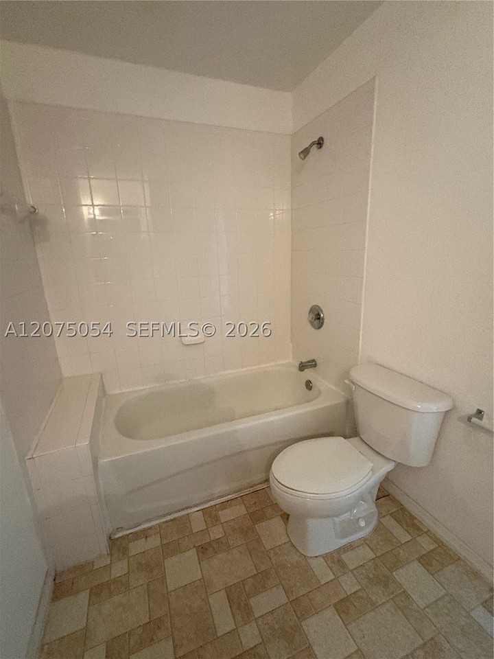 2064 Ne 167th St #3-157 - Photo 5 of 16