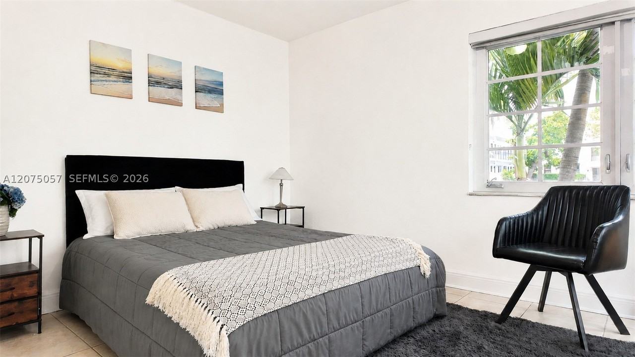951 Jefferson Ave #2 - Photo 3 of 12