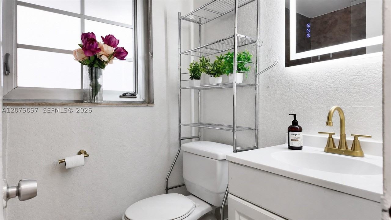 951 Jefferson Ave #2 - Photo 5 of 12