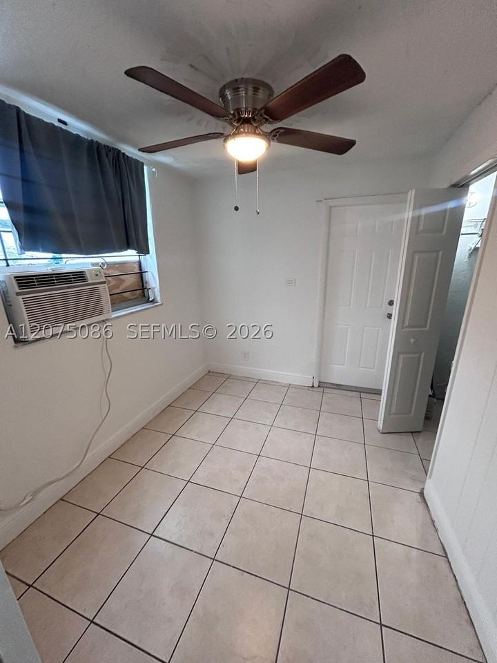 5727 Fletcher St #B - Photo 4 of 9