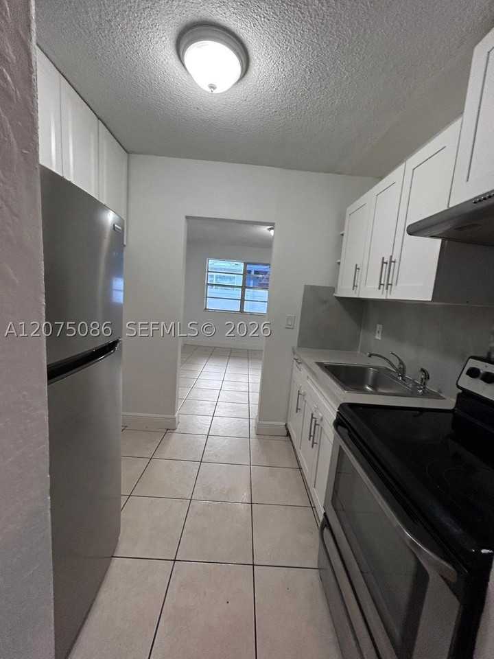 5727 Fletcher St #B - Photo 6 of 9