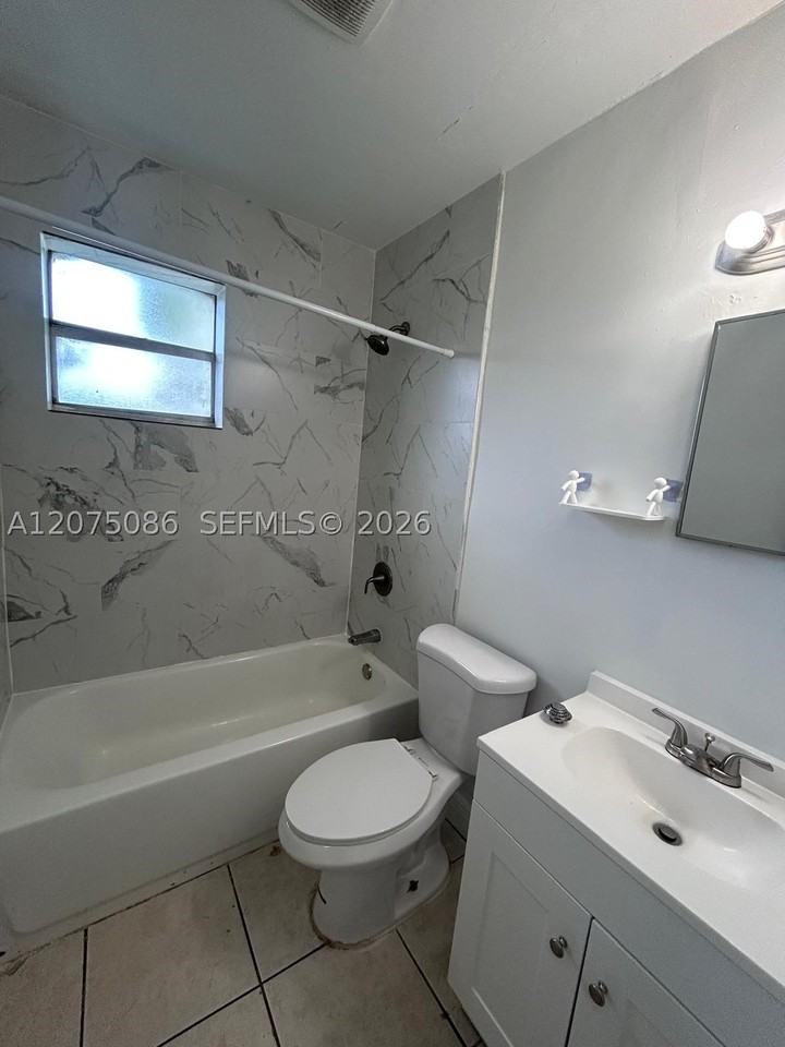 5727 Fletcher St #B - Photo 7 of 9
