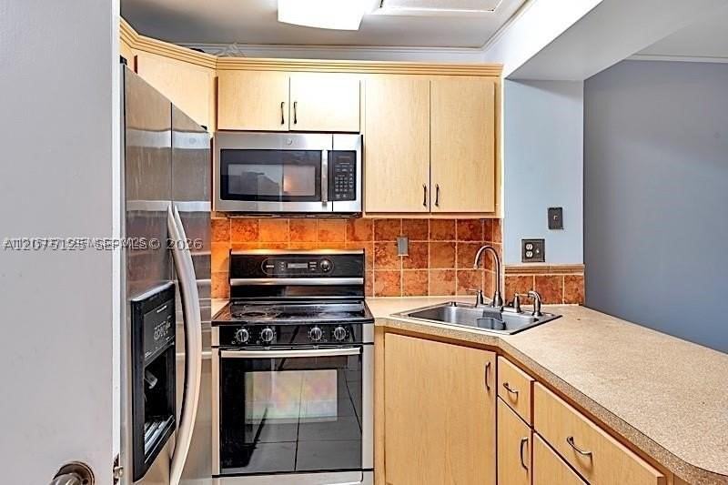 2194 W 60th St #22212 - Photo 6 of 10