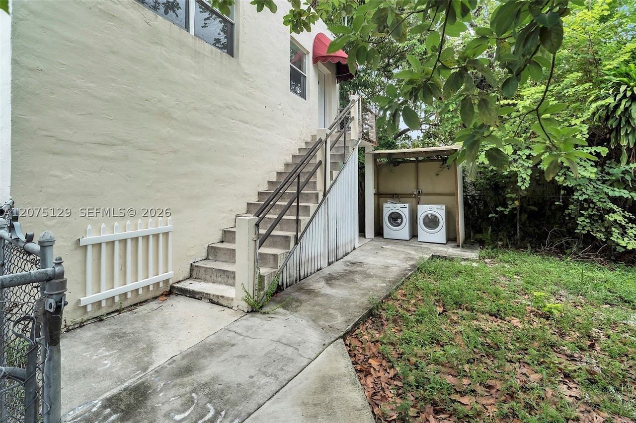 1137 Nw 29th Ter #1137 - Photo 4 of 25