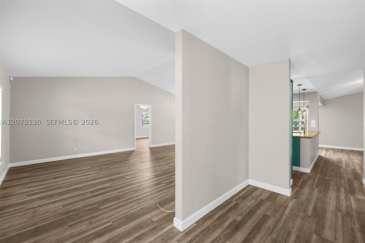 1151 Nw 78th Ter - Photo 4 of 50