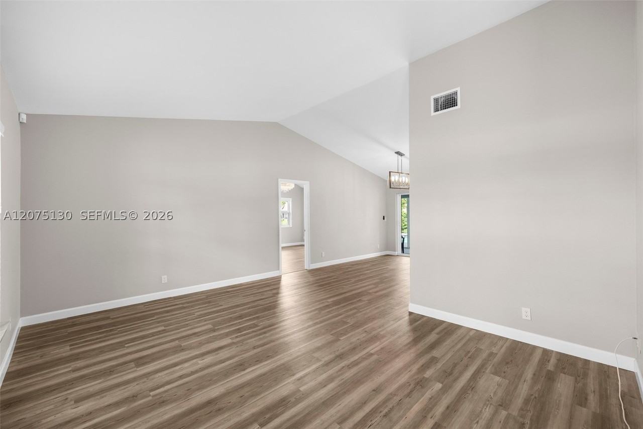 1151 Nw 78th Ter - Photo 5 of 50