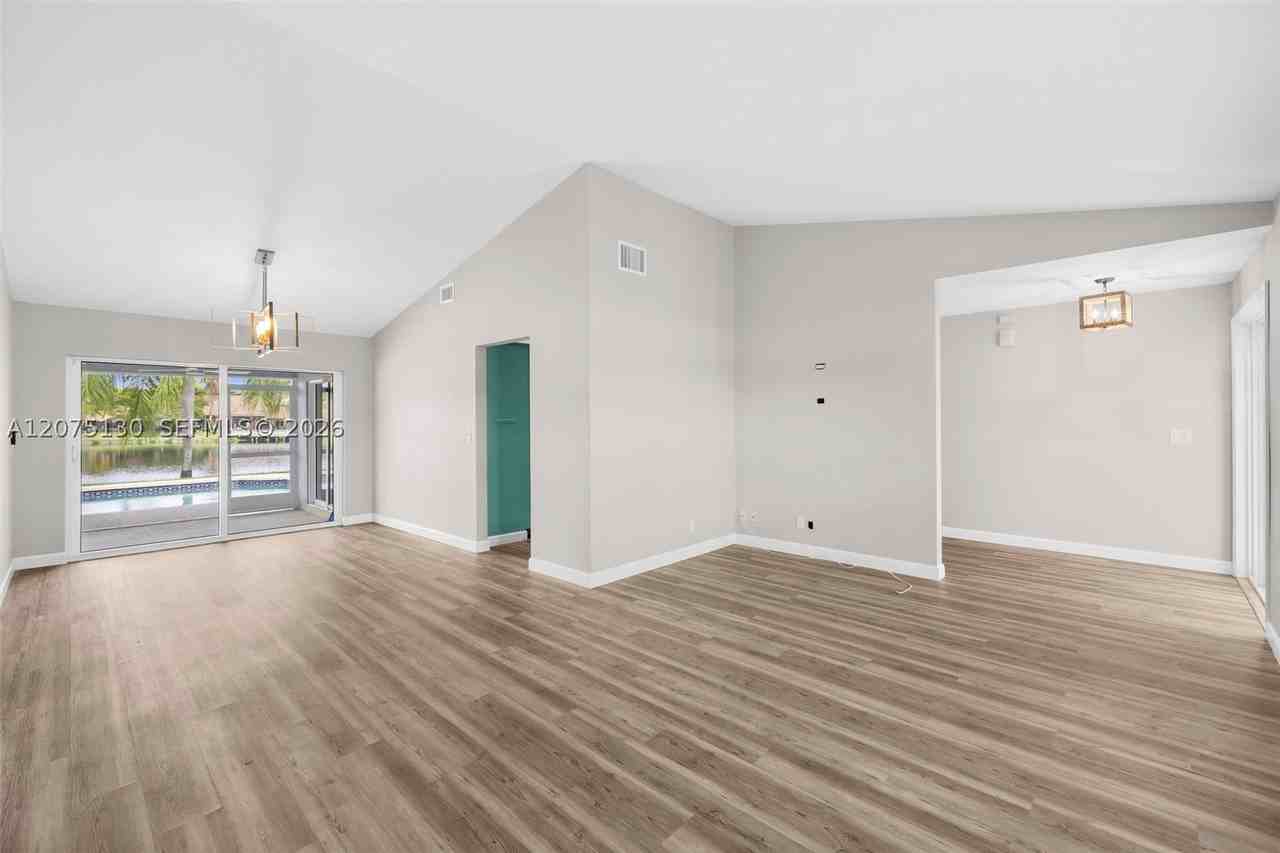 1151 Nw 78th Ter - Photo 7 of 50