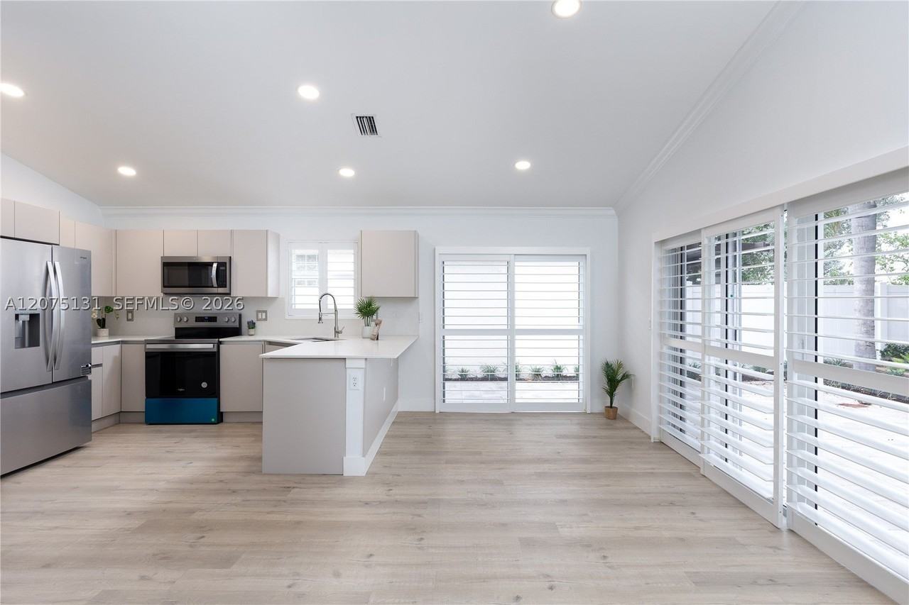 46 Gables Blvd - Photo 3 of 33