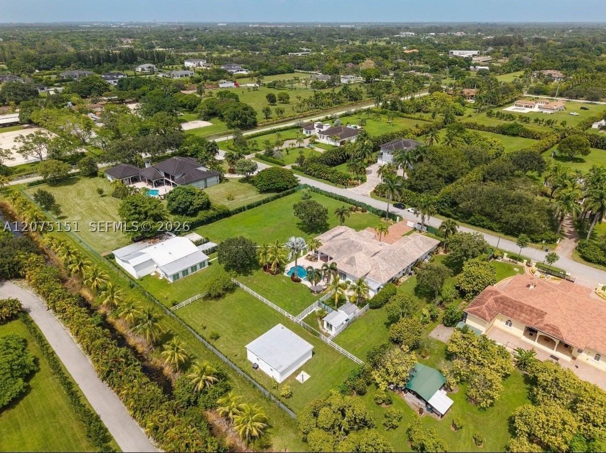 6101 Sw 180th Ter #0 - Photo 4 of 30