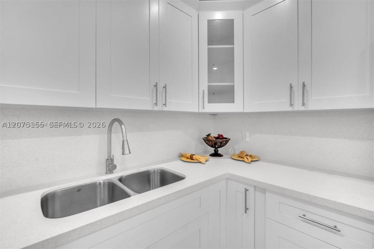 741 Ne 8th St - Photo 7 of 23