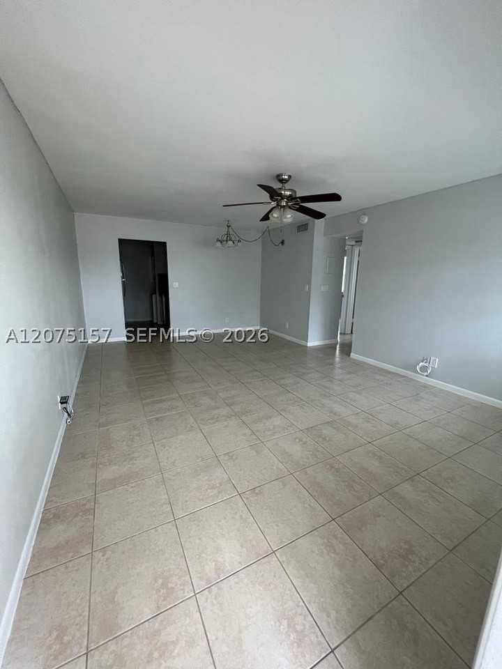 10112 Twin Lakes Dr #11E - Photo 6 of 13