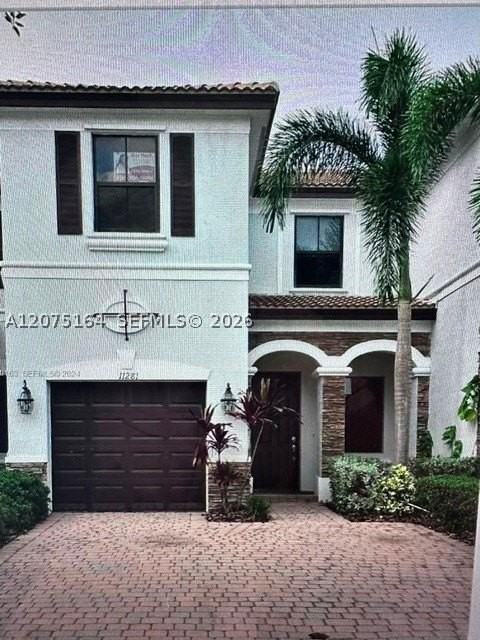 11281 Nw 88th St - Photo 2 of 6