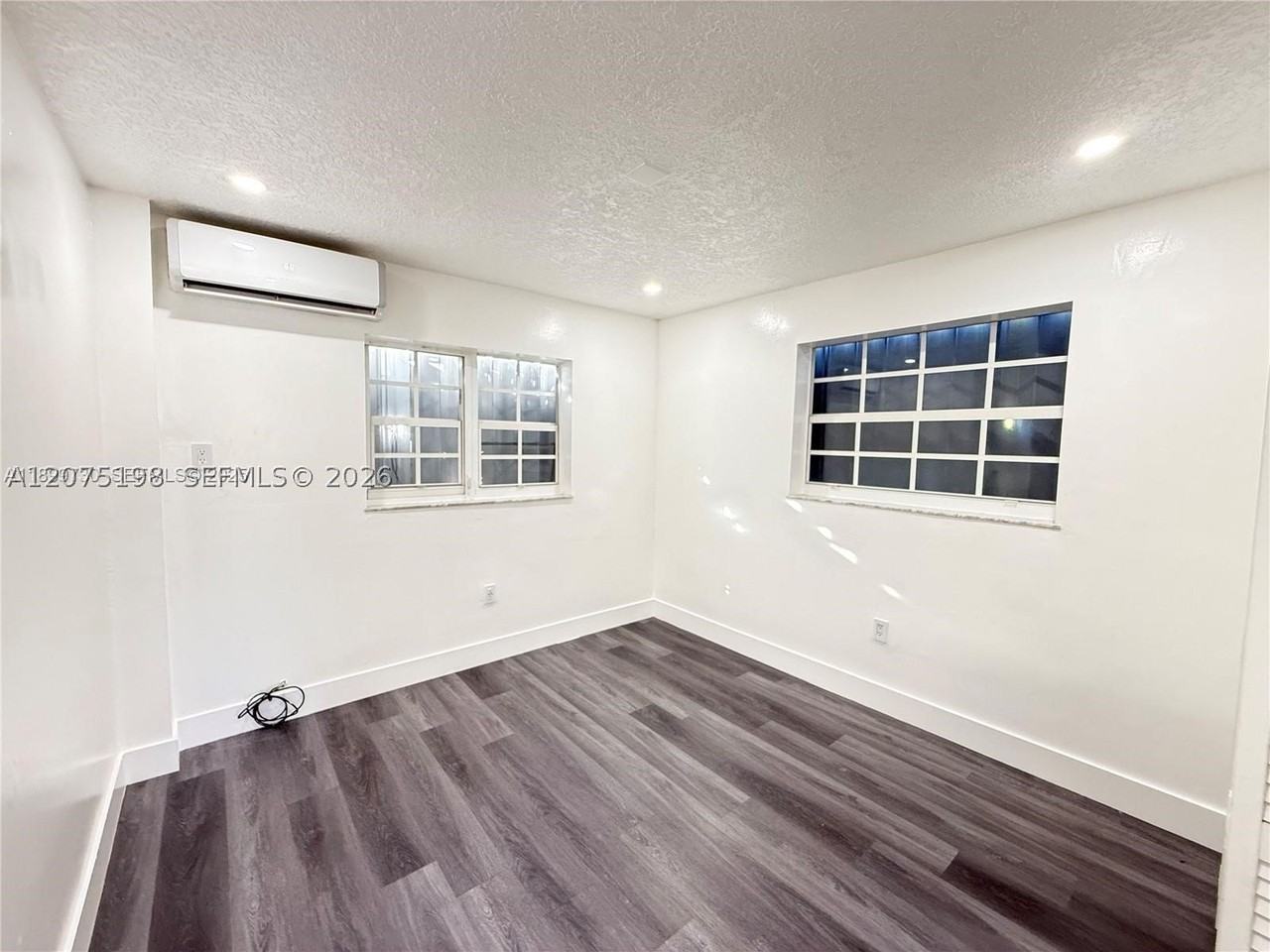 130 Nw 32nd Ct #2 - Photo 4 of 13