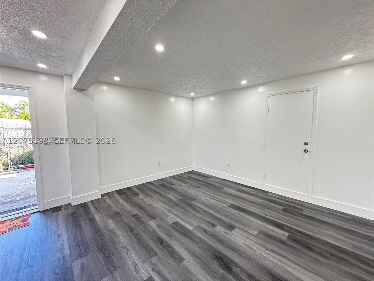 130 Nw 32nd Ct #2 - Photo 6 of 13